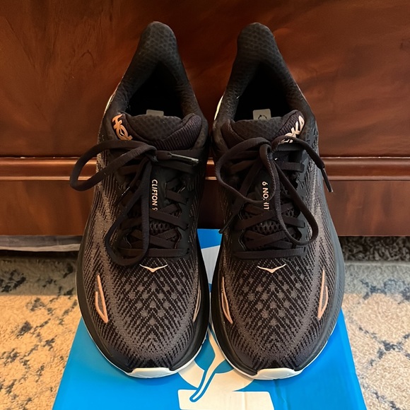 Hoka Clifton 9 Size 7, EUC! - Picture 2 of 8